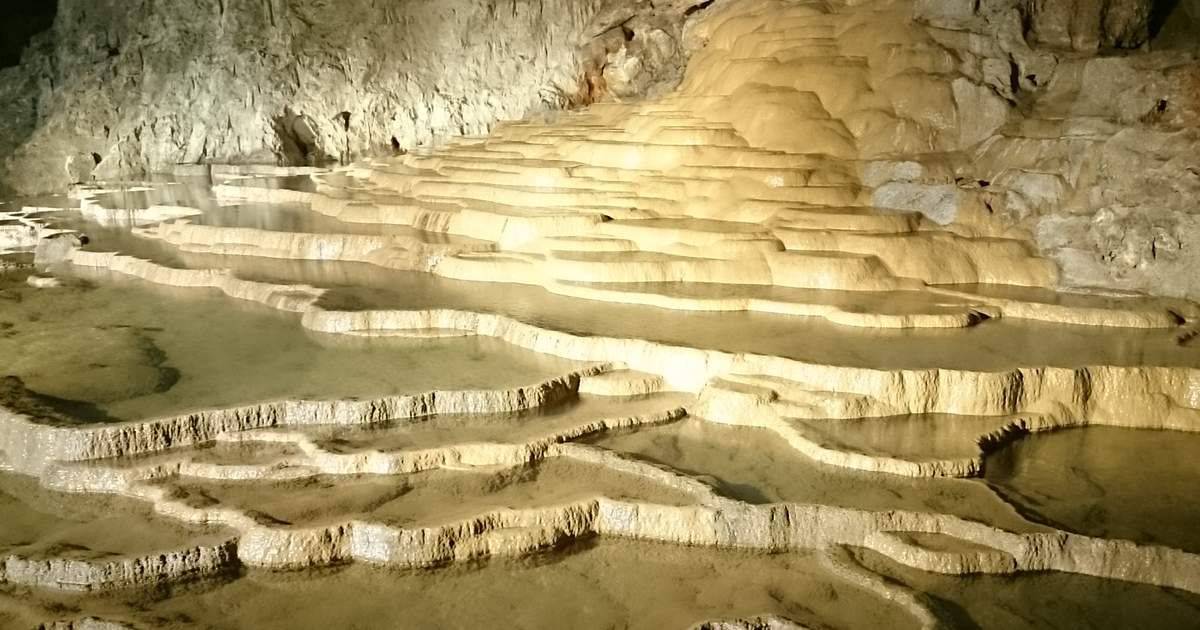 山口県鍾乳洞で有名な秋芳洞で購入、沢山出てるが 作者名と朱印入りは珍しいです。 特別天然記念物 秋芳洞 入洞チケット｜即予約確定 - KKday